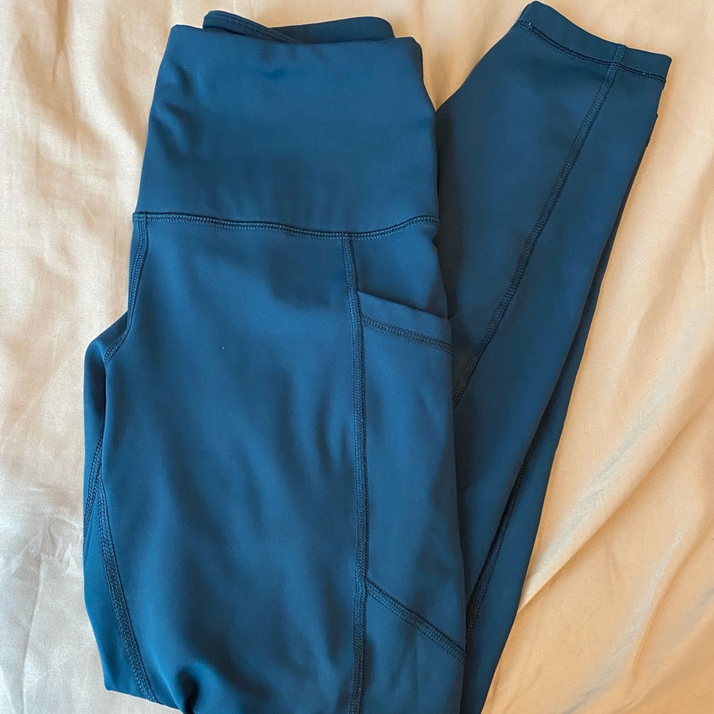athletic leggings, size small, side pockets